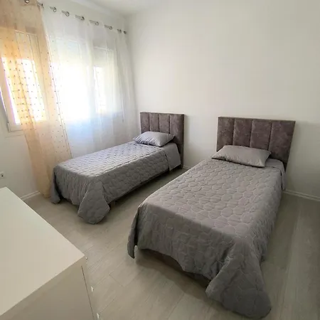 Deas In 2 * Tirana